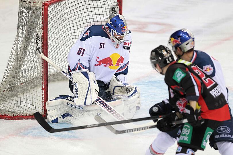 Gleich sieben Tore kassierte EHC-Keeper Florian Hardy gegen Düsseldorf. Endstand 3:7.