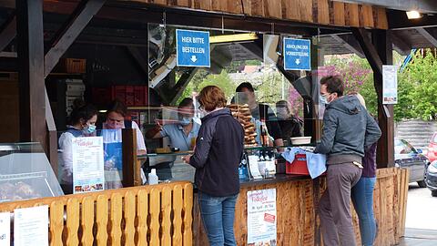 Steckerlfisch auf dem &bdquo;Volksfest zum Midnehma&ldquo;