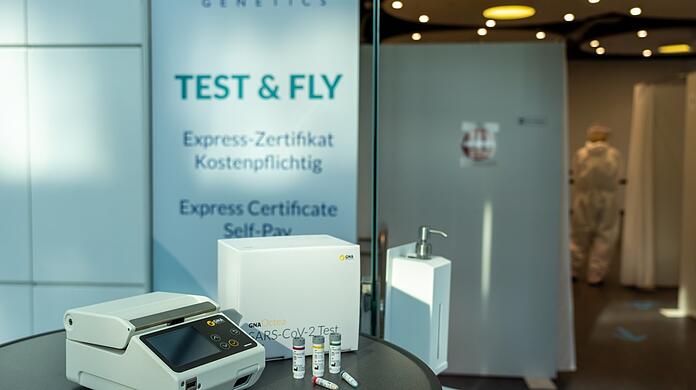 Ein "GNA Octea"-Test am Flughafen München - an der Zulassung soll Alfred Sauter mitgewirkt haben.