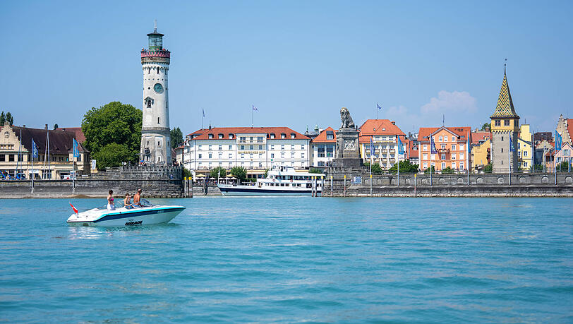 Der Hafen von Lindau am Bodensee. Wer demn&auml;chst von M&uuml;nchen aus hinfahren m&ouml;chte, muss in einen Ersatzbus umsteigen.