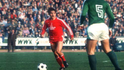 Jupp Kapellmann war in den Siebzigern für die Bayern am Ball. Jupp Kapellmann war in den Siebzigern für die Bayern am Ball.