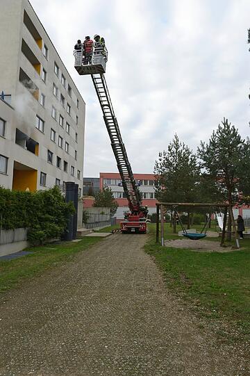 Verletzt wurde bei dem Wohnungsbrand im Hasenbergl niemand.