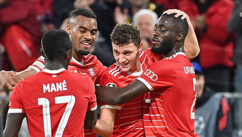 Hatten in der Gruppenphase der Königsklasse allen Grund zur Freude: Die Bayern-Profis um Dayot Upamecano und Benjamin Pavard.