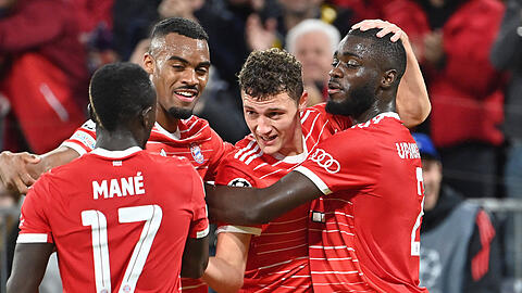 Hatten in der Gruppenphase der Königsklasse allen Grund zur Freude: Die Bayern-Profis um Dayot Upamecano und Benjamin Pavard.