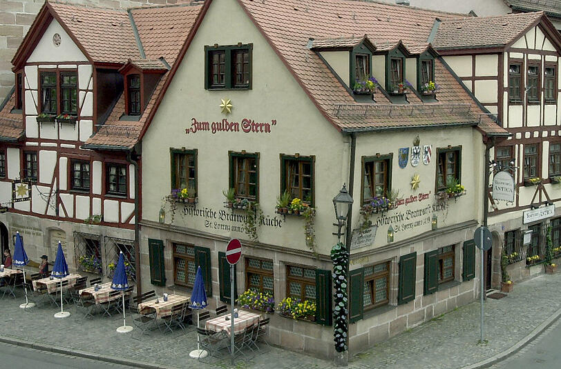 Das Kult-Wirtshaus "Zum guldenen Stern": In Nürnberg war in dem Haus ein Fauer ausgebrochen. Der Wirt glaubt an Brandstiftung.