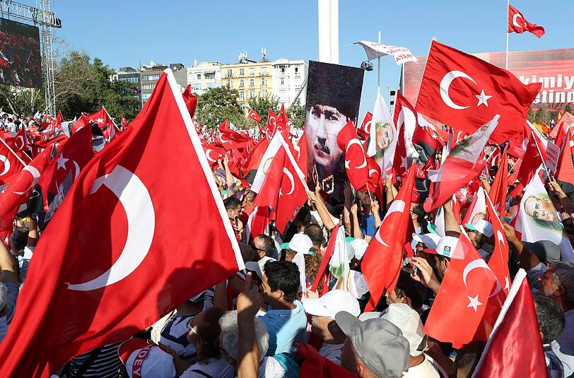 Nach dem Putschversuch in der Türkei ist die Stimmung weiterhin aufgeheizt. Foto: Tolga Bozoglu