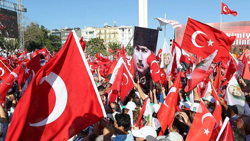 Nach dem Putschversuch in der Türkei ist die Stimmung weiterhin aufgeheizt. Foto: Tolga Bozoglu Nach dem Putschversuch in der Türkei ist die Stimmung weiterhin aufgeheizt. Foto: Tolga Bozoglu