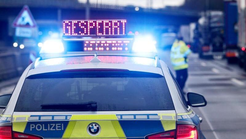Nach dem Unfall bildete sich ein leichter Rückstau auf der Autobahn. (Symbolbild)