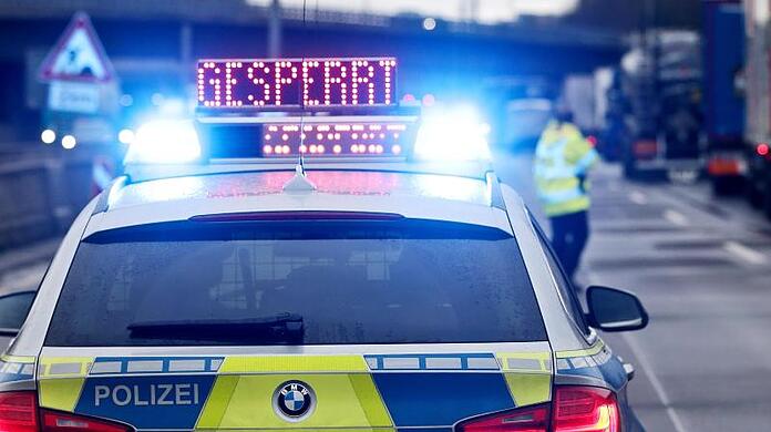 Nach dem Unfall bildete sich ein leichter Rückstau auf der Autobahn. (Symbolbild)