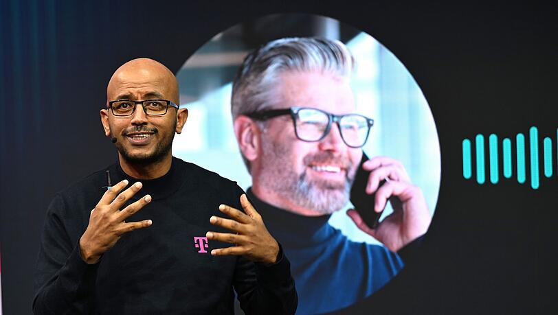 Telekom-Technologievorstand Abdu Mudesir m&ouml;chte bald loslegen mit dem KI-Assistenten.