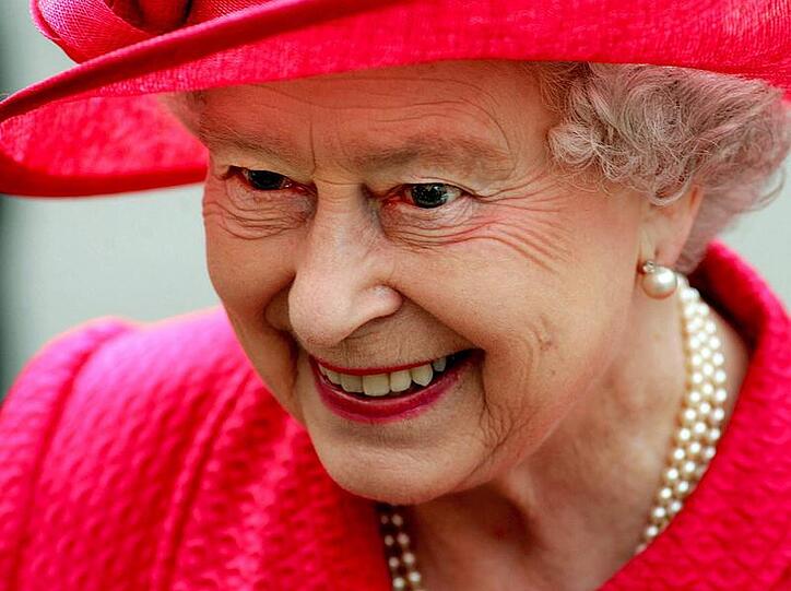 Queen Elizabeth II. spart bicht beim Feiern
