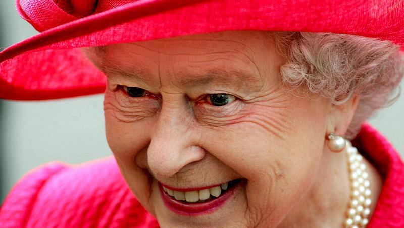 Queen Elizabeth II. spart bicht beim Feiern Queen Elizabeth II. spart bicht beim Feiern
