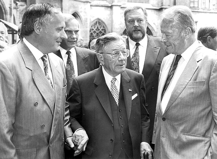 Mal im Hintergrund: mit Oskar Lafontaine, Josef Felder und Willy Brandt.