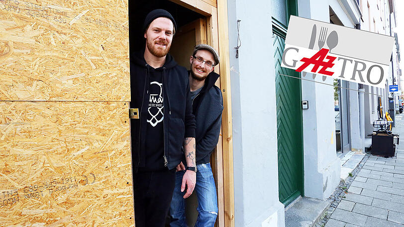 Tilman Ludwig (links) und Max Heisler in ihrer vernagelten Baustelle im Schlachthofviertel. Noch in diesem Jahr soll es in der Craft-Bier-Bar losgehen.