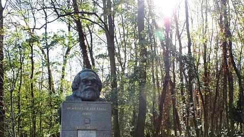 Karl Marx' Grab auf dem Londoner Friedhof Highgate.