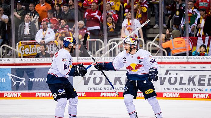 Zwei Matchwinner des EHC: Yasin Ehliz (l.) und Ben Smith.