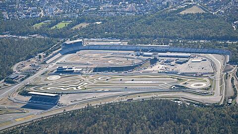 Das Motodrom auf dem Hockenheimring, aufgenommen aus einem Flugzeug.