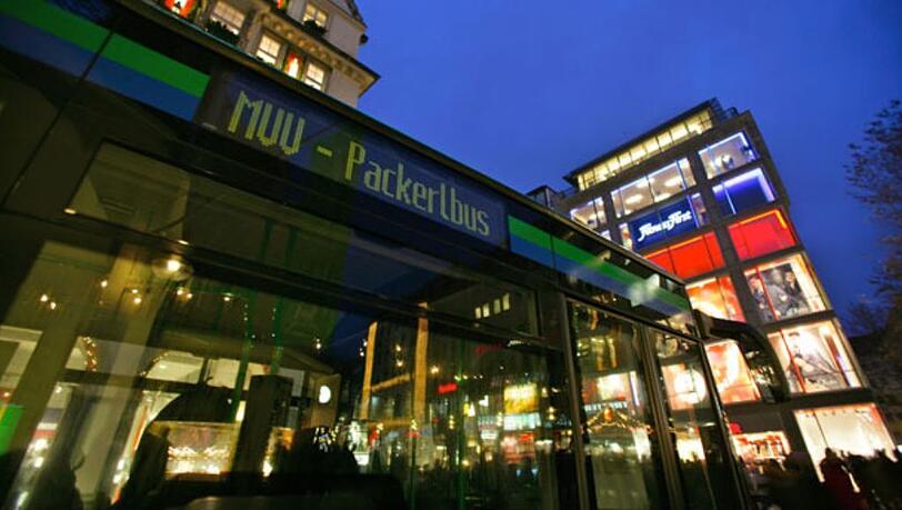 Praktisch beim Weihnachts-Shopping in München: Der MVV-Packerlbus steht wieder bereit. Praktisch beim Weihnachts-Shopping in München: Der MVV-Packerlbus steht wieder bereit.