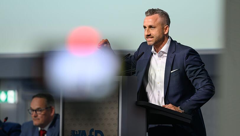 "Wir m&uuml;ssen es alleine schaffen", sagte AfD-Spitzenkandidat Ulrich Siegmund.