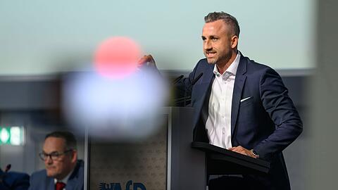 "Wir m&uuml;ssen es alleine schaffen", sagte AfD-Spitzenkandidat Ulrich Siegmund.