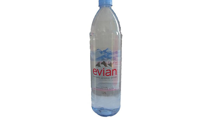 Kandidat 1: MINERALWASSER EVIAN. Anbieter: Danone Waters, Neue Füllmenge: 1,25 l (alt: 1,5 l), Neuer Preis 1,09 Euro (alt: 0,89 €), Preiserhöhung: 47 Prozent.