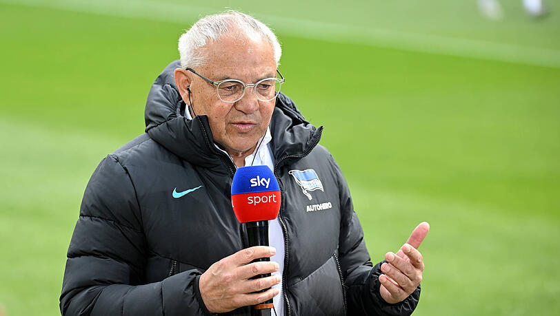 Felix Magath am Samstag vorm TV-Mikrofon. Er befürchtet, dass die Bayern auch gegen Stuttgart schludern. Felix Magath am Samstag vorm TV-Mikrofon. Er befürchtet, dass die Bayern auch gegen Stuttgart schludern.