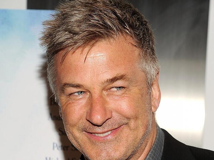 Er kann auch in eine Kamera lächeln: Alec Baldwin in Los Angeles