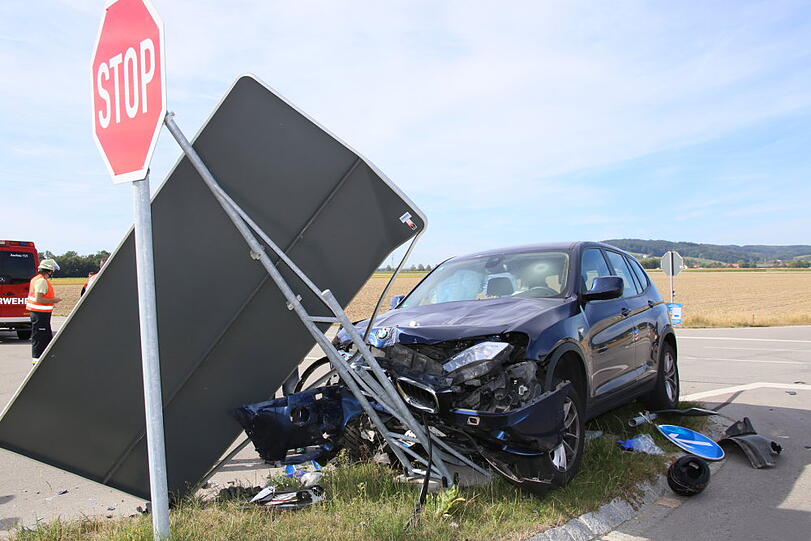 Schrecklicher Unfall auf der Kreisstraße MÜ25 in Richtung Waldkraiburg: Ein Rollerfahrer erlag seinen schweren Verletzungen!