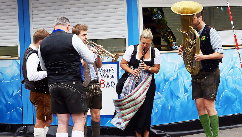 Wiesnrundgang 2017: Die Wettervorhersage verspricht keine Besserung zum Anstich. Wiesnrundgang 2017: Die Wettervorhersage verspricht keine Besserung zum Anstich.