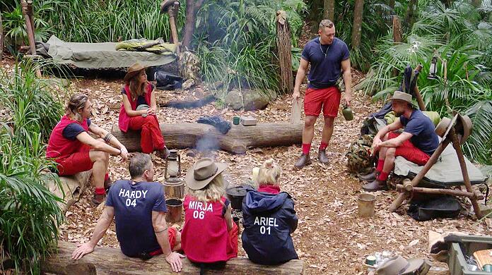 Stolperfallen will man verhindern: Um die Schlafplätze herum wurde Rindenmulch ausgelegt Stolperfallen will man verhindern: Um die Schlafplätze herum wurde Rindenmulch ausgelegt