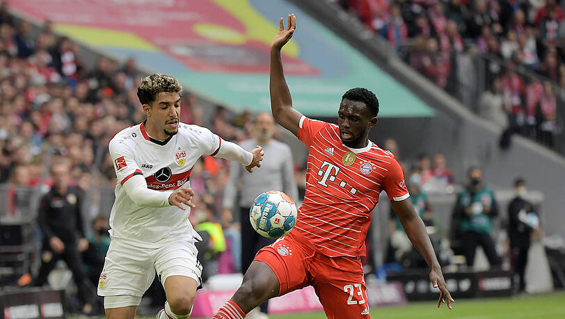 Tanguy Nianzou (r.) hatte mit der Stuttgarter Offensive so seine Probleme.