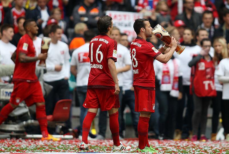 Konfetti, Bierduschen und Meisterschale: Die besten Bilder von der Bayern-Party aus der Allianz Arena!