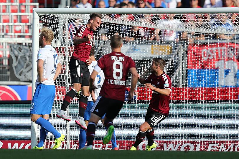 Die Nürnberger können sich in einer packenden Partie gegen Heidenheim behaupten. Foto: Daniel Karmann