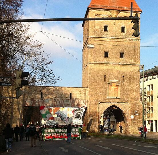 Bilder von der Demonstration in Augsburg gegen das neue DFL Sicherheitspapier, über das am 12.12 verhandelt werden soll.
