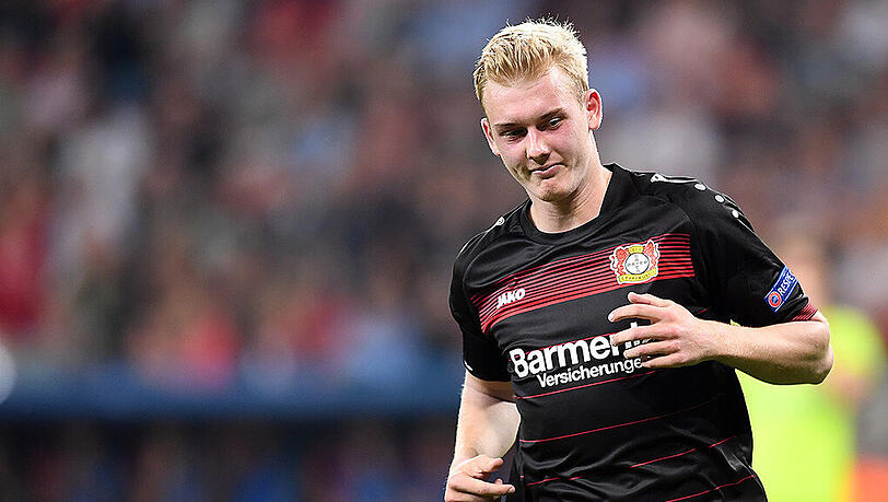 Im Vertrag von Julian Brandt soll es eine Ausstiegsklausel geben. Demnach könnte der 20-Jährige 2018 für 12,5 Millionen Euro wechseln. Im Vertrag von Julian Brandt soll es eine Ausstiegsklausel geben. Demnach könnte der 20-Jährige 2018 für 12,5 Millionen Euro wechseln.