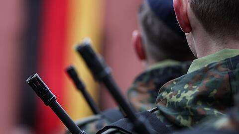 2025 nahmen deutlich mehr minderj&auml;hrige Rekruten ihren Dienst bei der Bundeswehr auf als im Jahr zuvor. (Symbolbild)