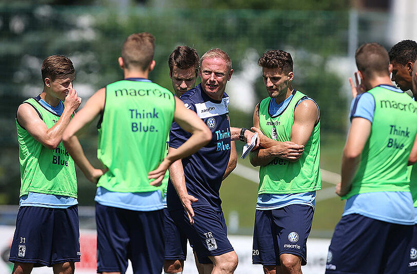 Schwitzen, schwimmen, strampeln: Die Löwen absolvieren am ersten Tag im Trainingslager in Bad Häring ein buntes, abwechslungsreiches Programm. Und sie haben offensichtlich Spaß dabei.