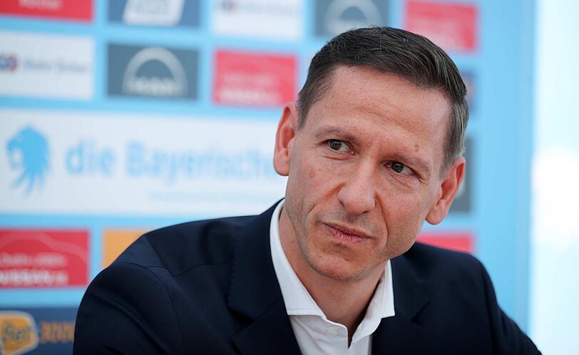 Begrüßt den Antrag: Marc-Nicolai Pfeifer.