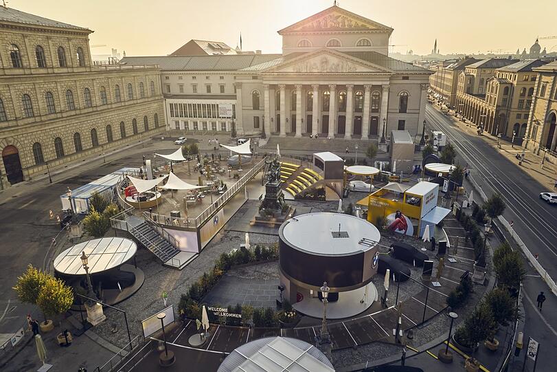 Alleine an einem Samstag haben 100.000 Menschen die IAA in der Innenstadt besucht, hat der Veranstalter vermeldet. Auch vor der Oper war en großer Stand aufgebaut. Sollte das wieder so sein? Darüber streitet das Rathaus.