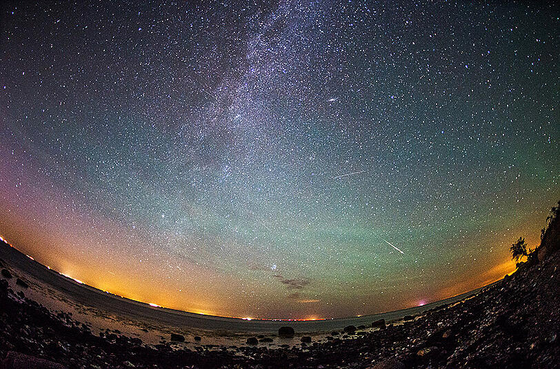 In der Nacht vom 13. auf den 14. Dezember 2015 sind die Geminiden besonders gut zu sehen.