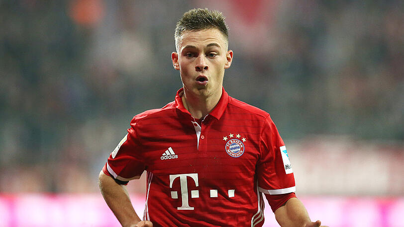Joshua Kimmich sieht den FC Bayern im Meisterschaftskampf im Vorteil gegen RB Leipzig.