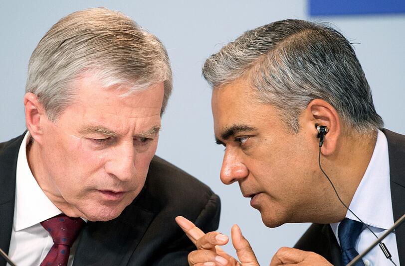 Milliardenschwere Rechtsstreitigkeiten, eine unrühmliche Vergangenheit und eine maue Aktienkursentwicklung: Jürgen Fitschen und Anshu Jain stehen seit Jahren heftig in der Kritik.