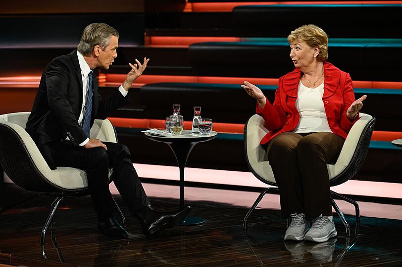 CDU-Politikerin Martina Schweinsburg hat eine klare Meinung zur Brandmauer: Sie bezeichnete sie bei "Markus Lanz" als "bekloppt". CDU-Politikerin Martina Schweinsburg hat eine klare Meinung zur Brandmauer: Sie bezeichnete sie bei "Markus Lanz" als "bekloppt".
