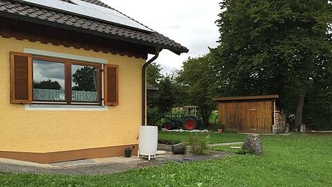 Dieses Haus in Meiling war das Zuhause von Markus (&dagger; 72) und Irmgard K. (68). Am 5. September 2015 töteten Einbrecher den Mann. (Archivbild)
