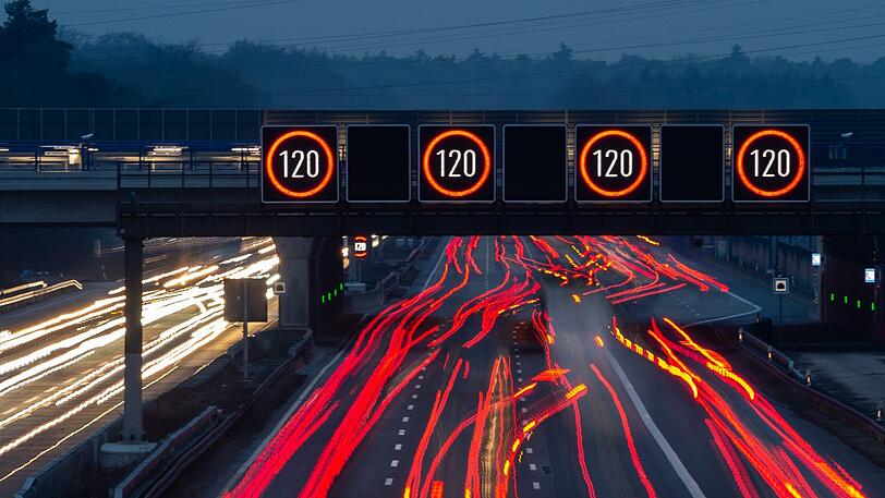 Auf der A8 in Richtung Stuttgart ist es in der Nacht auf Dienstag zu einem schweren Unfall gekommen.