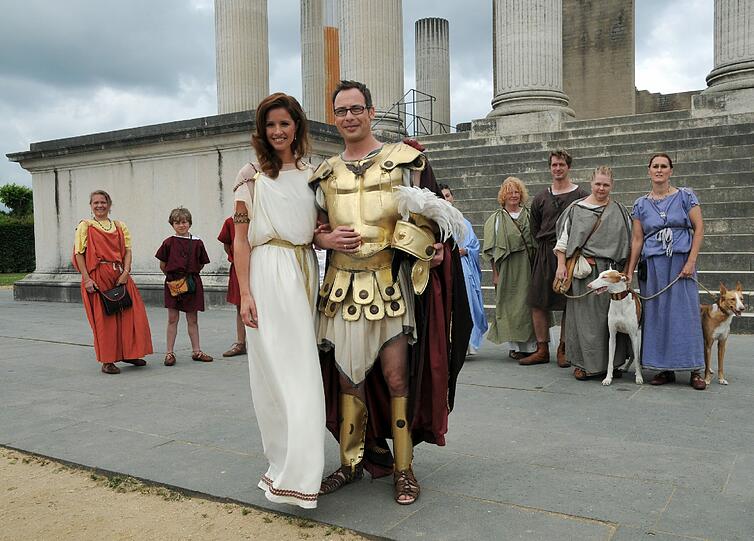 Mit dem drei Stunden langen Live-Spektakel aus dem Amphitheater in Xanten sollte spielerisch Wissen über die alten Römer vermittelt werden. Die Bilder aus der Show