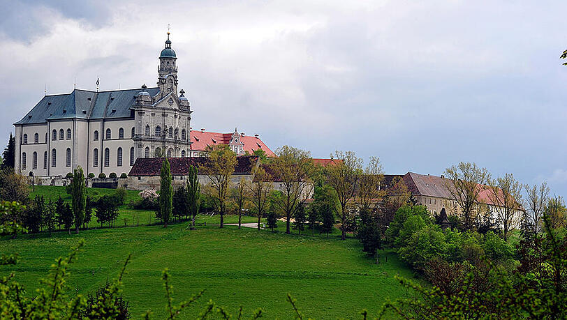 Ein Kloster mit großen Geheimnissen Neresheim auf der Schwäbischen Alb. Ein Kloster mit großen Geheimnissen Neresheim auf der Schwäbischen Alb.