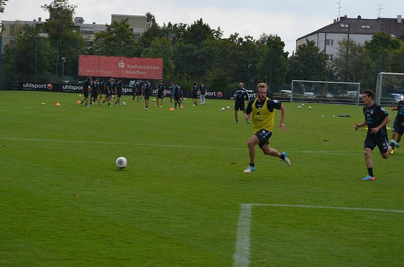 Schon wieder fast der Alte: Daniel Bierofka (l.).