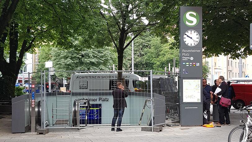 Man sieht schon was: Die Treppe am Rosenheimer Platz ist fertig.