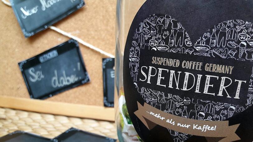 Die Idee ist so einfach wie genial: Einfach einen Kaffee für einen Unbekannten aufschieben!